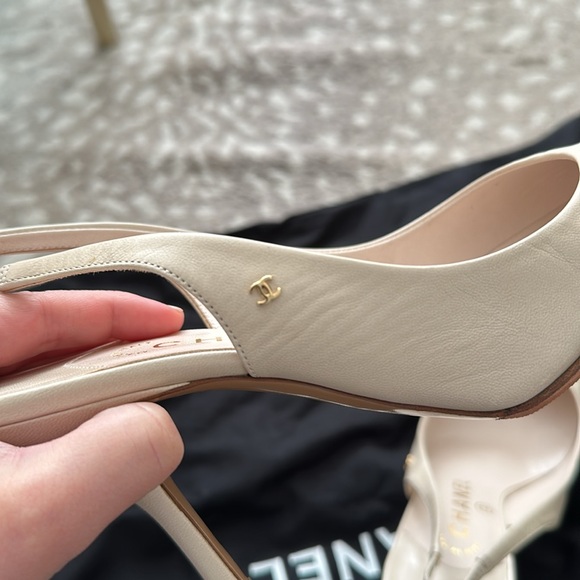 Chanel Ivory Leather Slingback Heels - Picture 8 of 10
